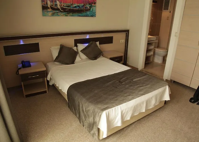 Park Boutique Hotel *